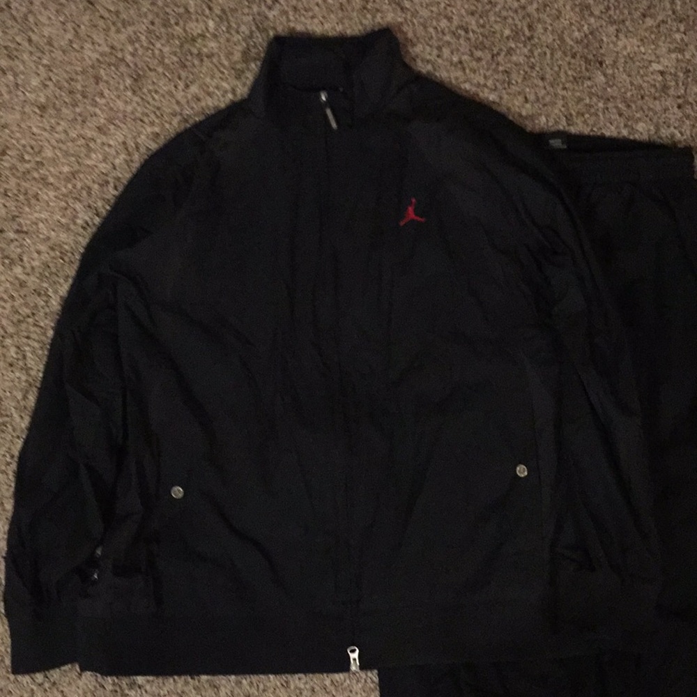 Jordan windbreaker sweat suit